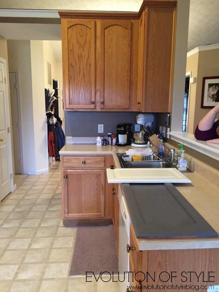 oak-kitchen-before-gray