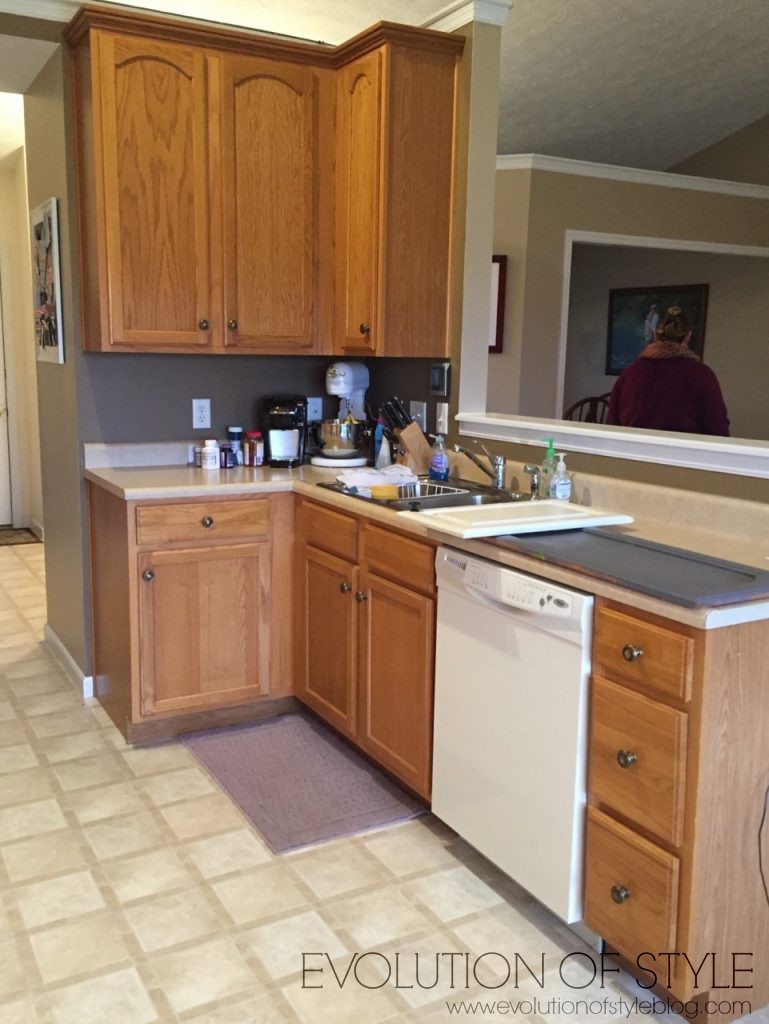 oak-kitchen-before-gray2