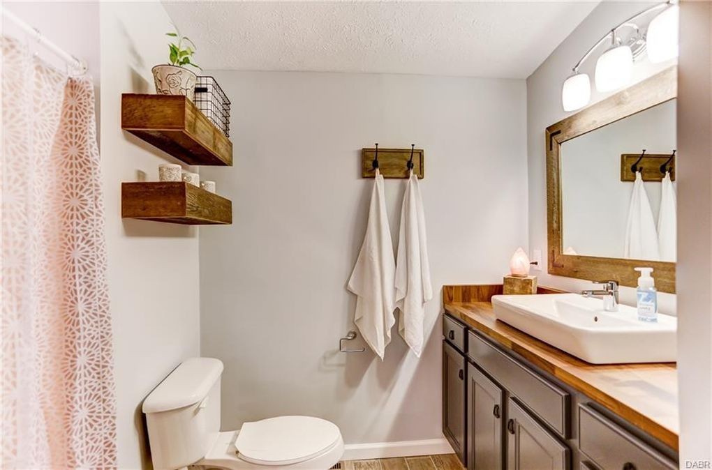 1960s Ranch House Remodel - Bathroom