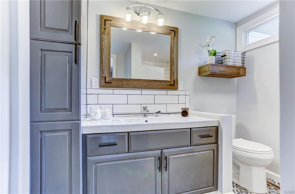 1960s Ranch House Remodel - Master Bathroom