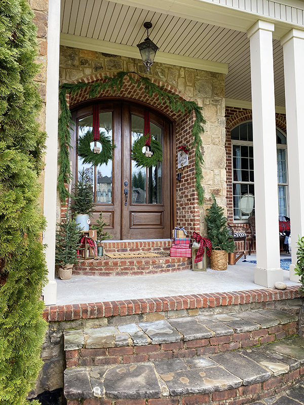 2019 Holiday Tour of Homes - Less Than Perfect Life of Bliss - Holiday Front Porch