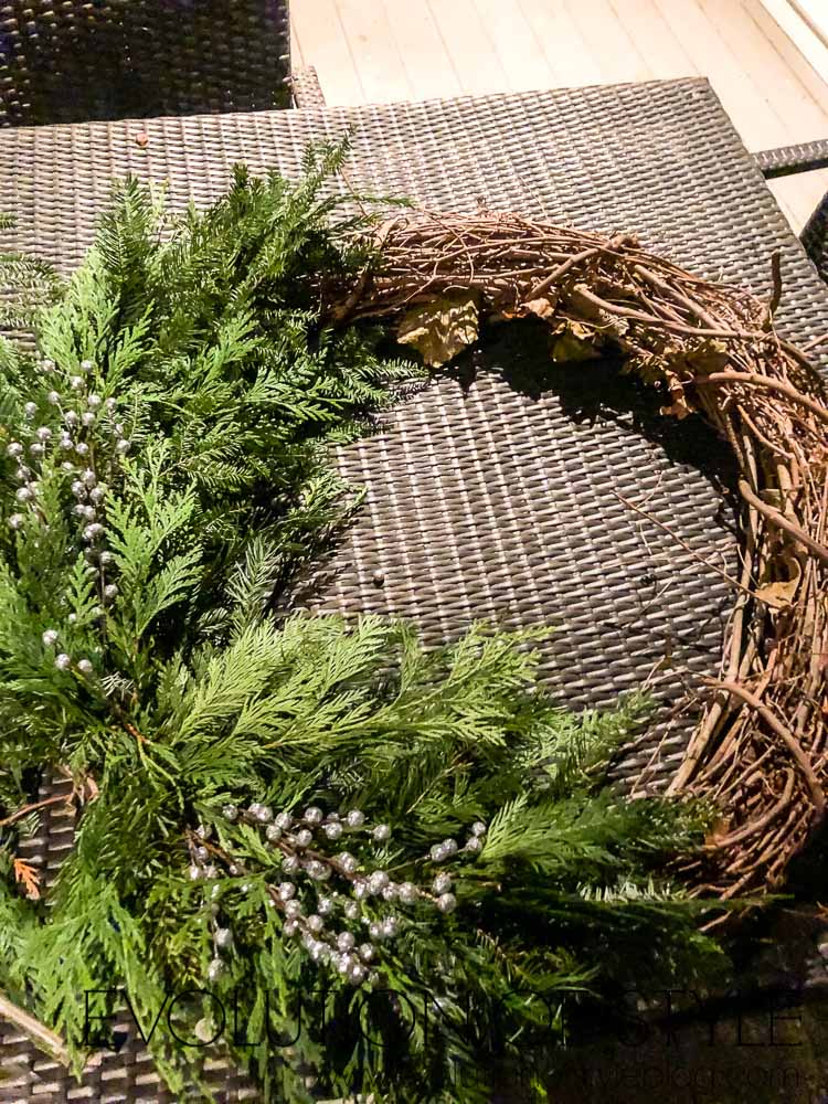 Beautiful Winter Wreath - DIY